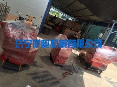 小型壓路機(jī)、霧炮等設(shè)備成功發(fā)往目的地