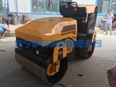 3噸全液壓壓路機(jī)、二次構(gòu)造柱泵成功發(fā)出